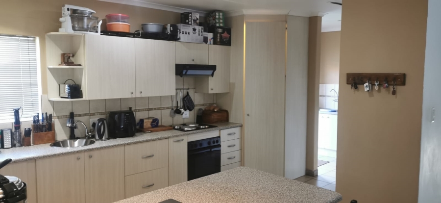 3 Bedroom Property for Sale in Safari Gardens North West